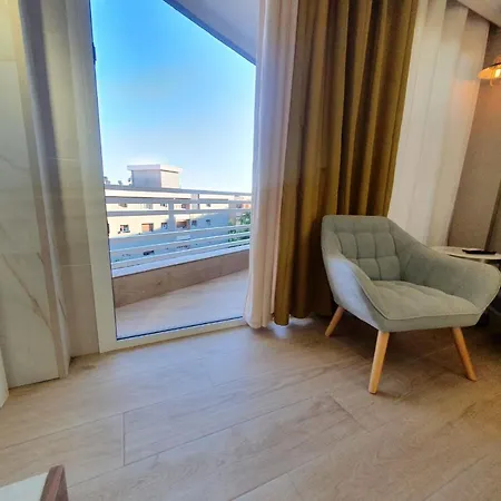 ,apartamento Con Piscina Y Wifi Apartment *