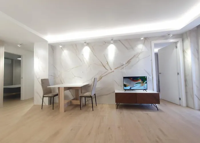 Apartmán ,apartamento Con Piscina Y Wifi *