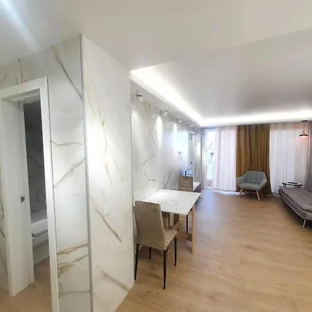 ,apartamento Con Piscina Y Wifi